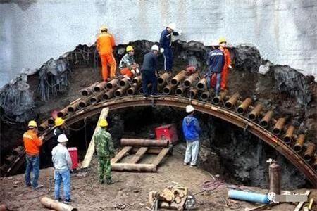 夏津隧道钢花管支护案例